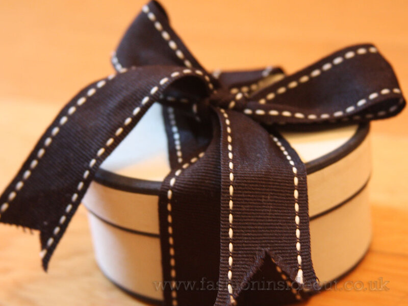Round Gift Box with Bow
