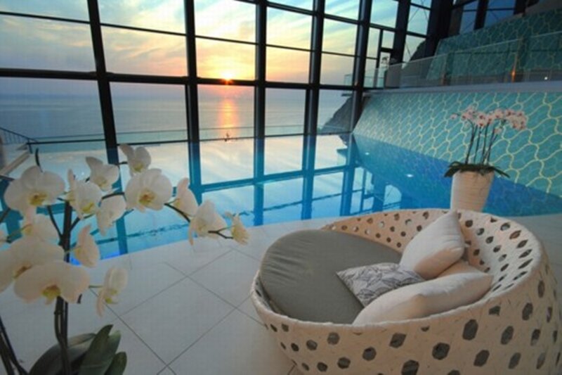 Round Lounge Chair