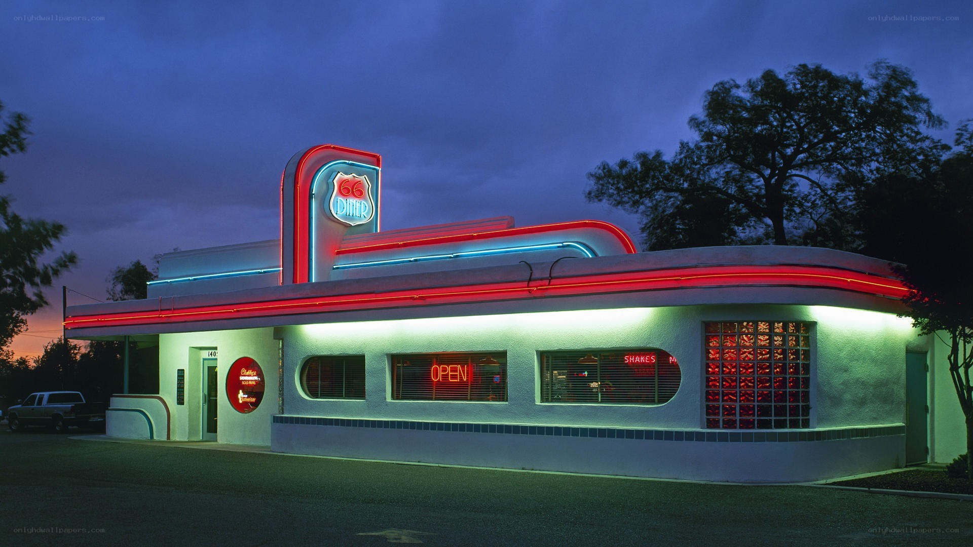 Route 66 Diner at dusk