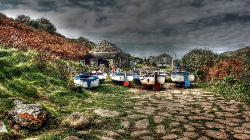 Row Boats on Grass — Green