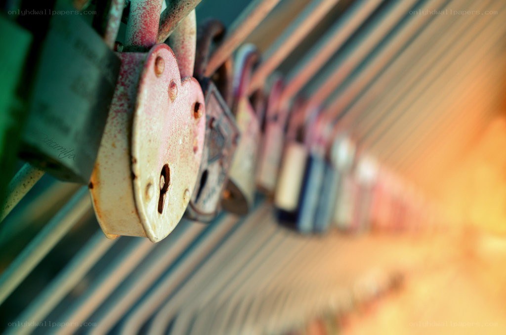 Row of heart-shaped padlocks