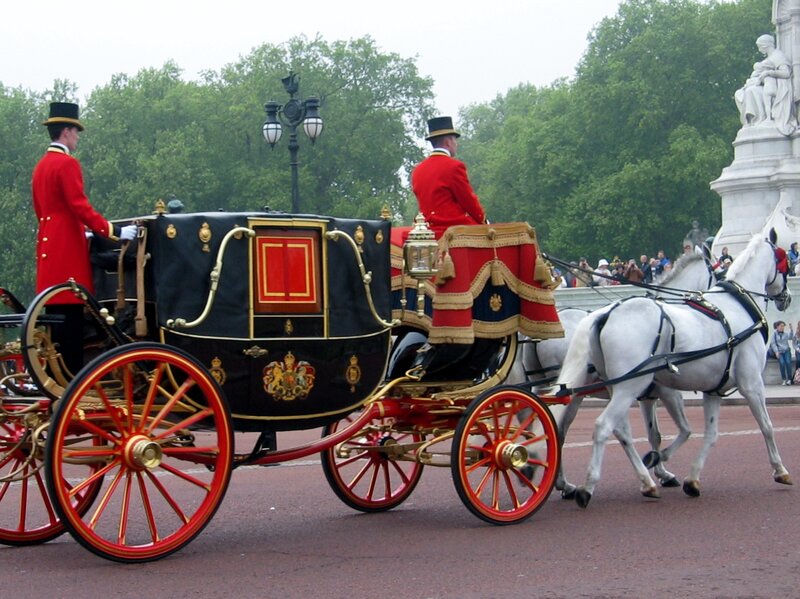 Royal Carriage Procession — Red