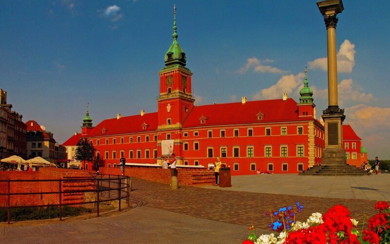 Royal Castle in Warsaw — Red, Serene