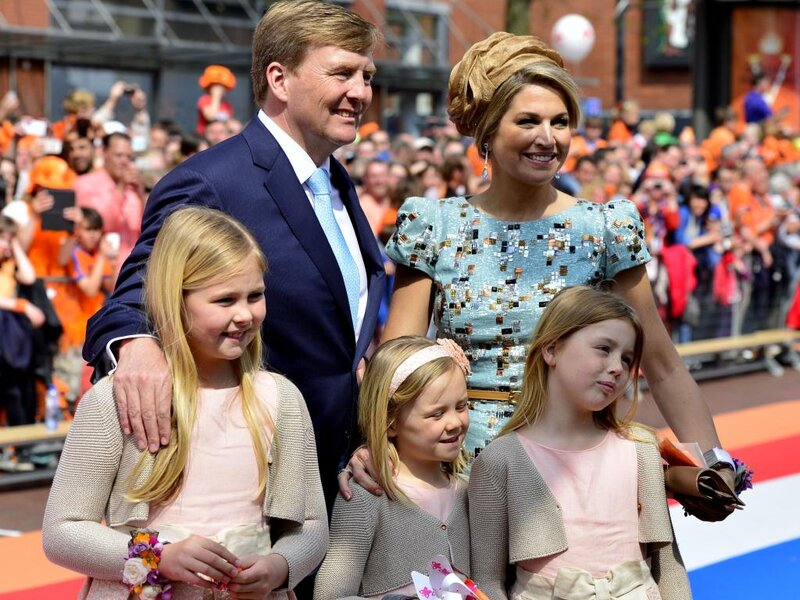 Royal Family with Children — Blue
