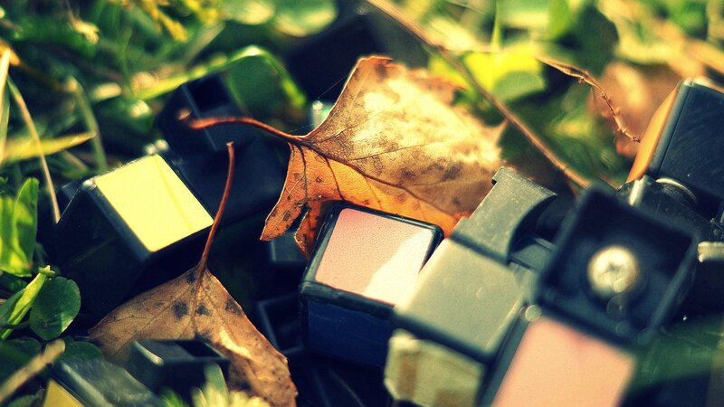 Rubik's Cube in Leaves