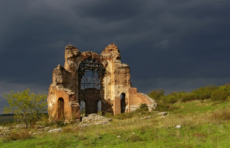 Ruined Brick Structure
