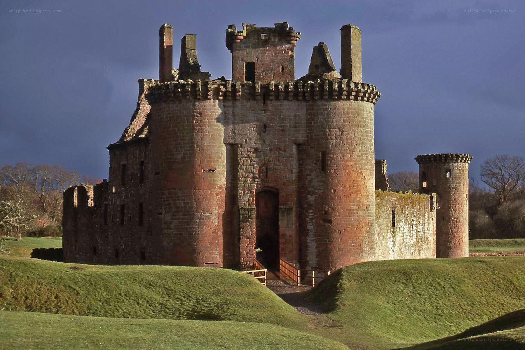 ruined castle in Scotland