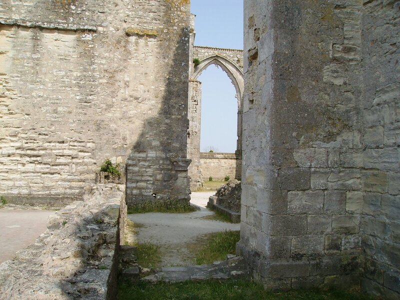 Ruined Stone Archway — Gray