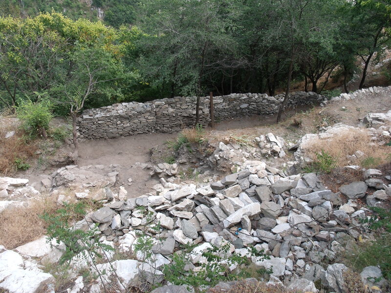 Ruined Stone Wall — Green