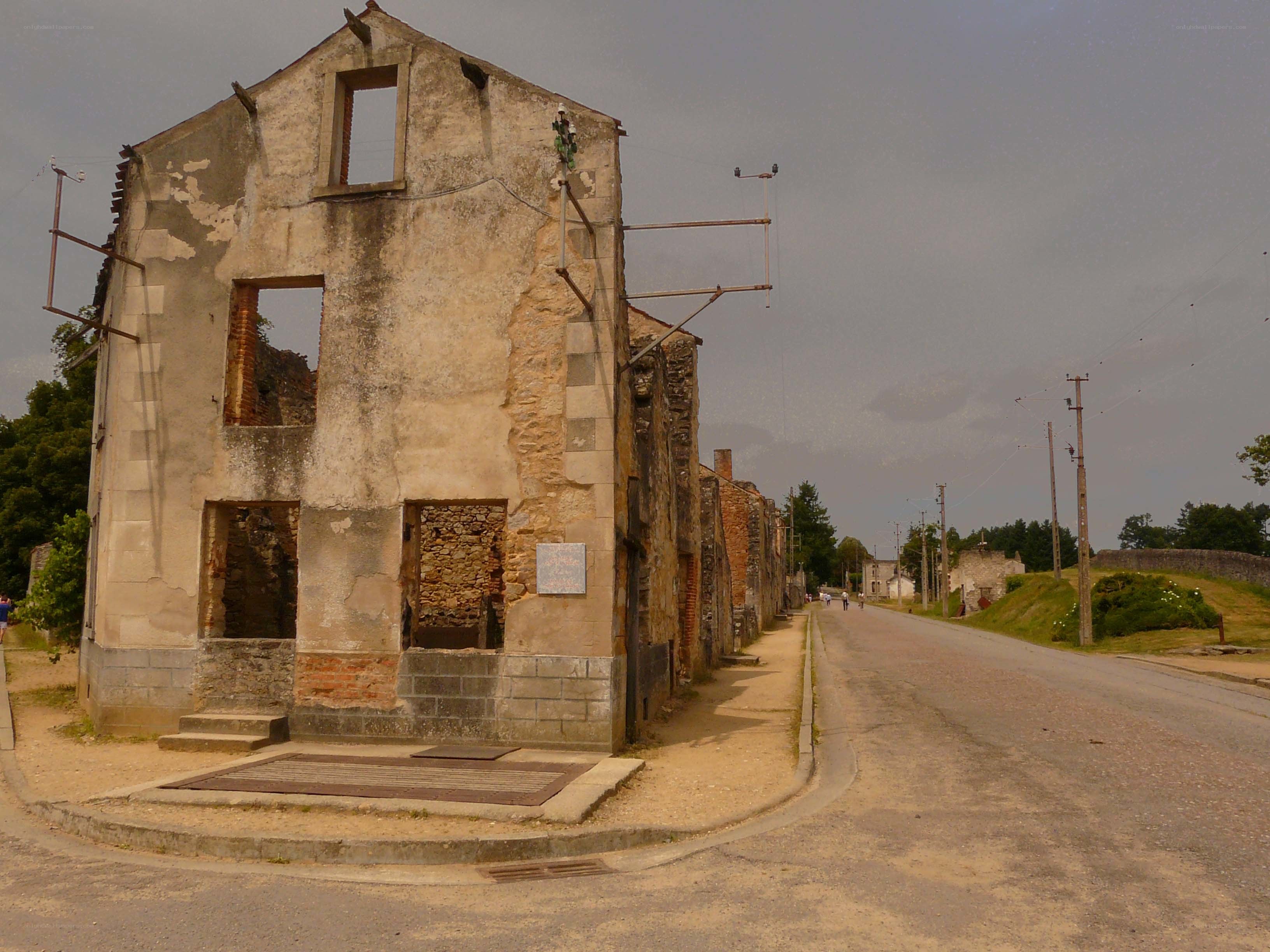 Ruins along a quiet road