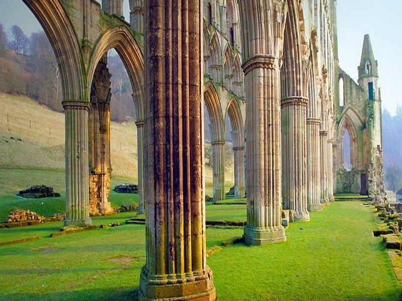 Ruins of a Cathedral — Green