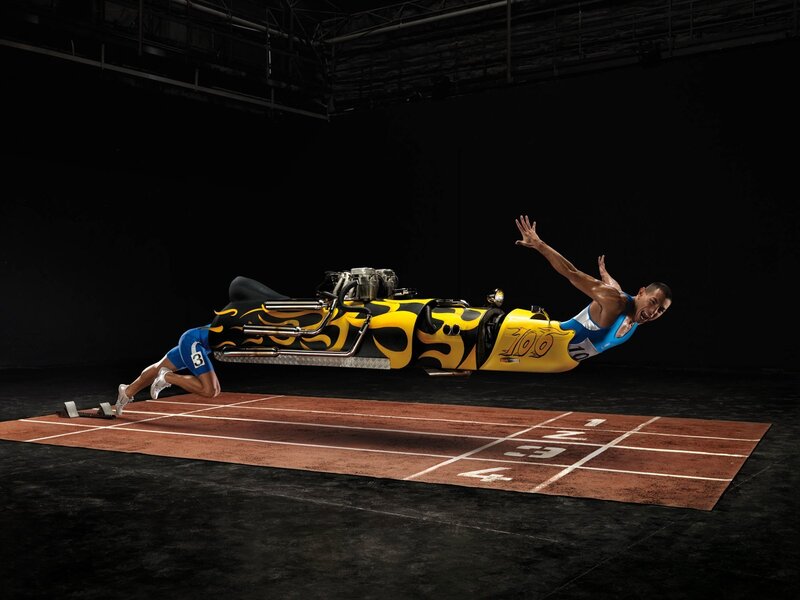 Runner with flame car