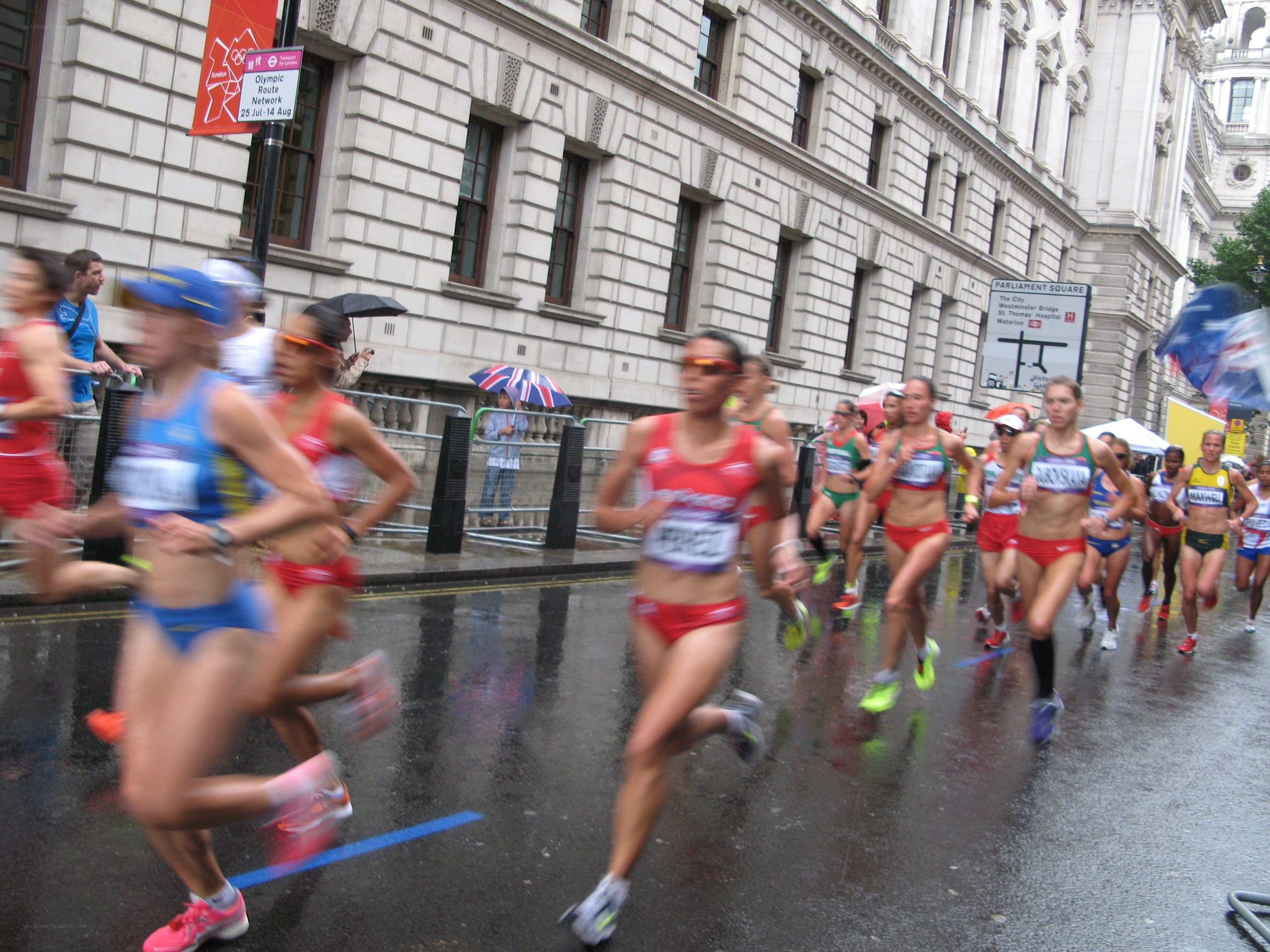 runners in rain at marathon