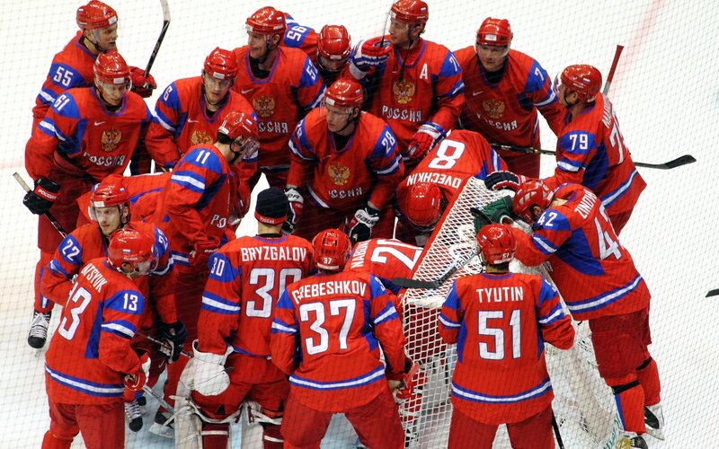 Russian hockey team celebrating