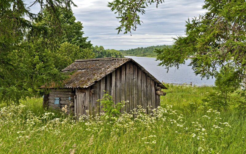 Rustic cabin by a lake