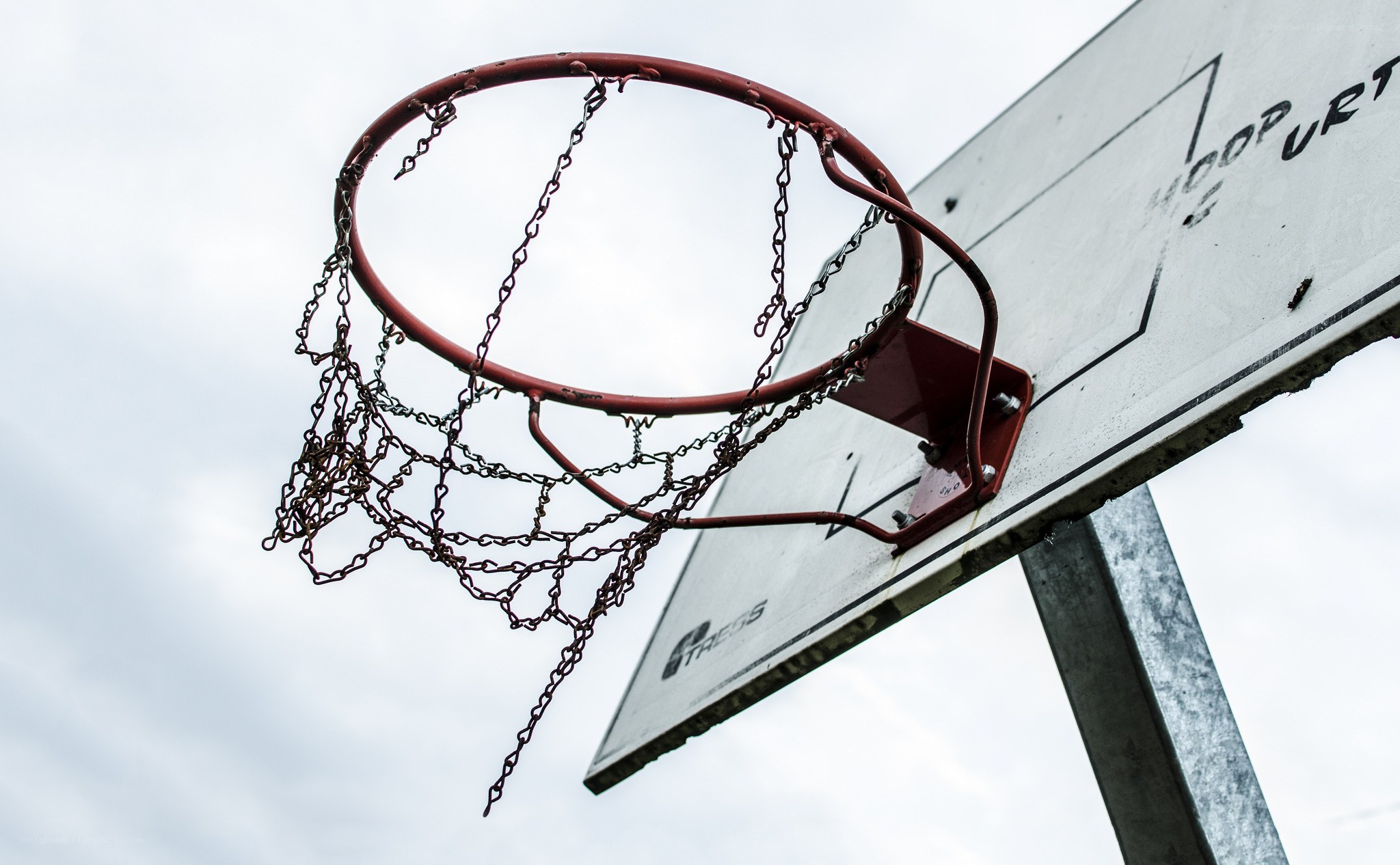 Rusty basketball hoop
