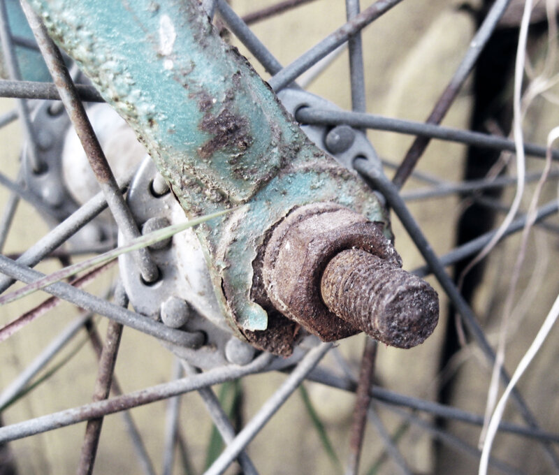 Rusty bicycle wheel hub