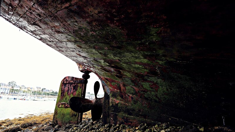Rusty Boat Hull — Green