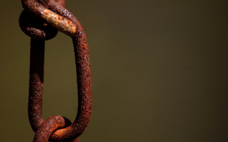rusty chain link