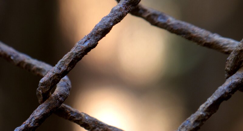 Rusty Chain Links — Brown, Dramatic