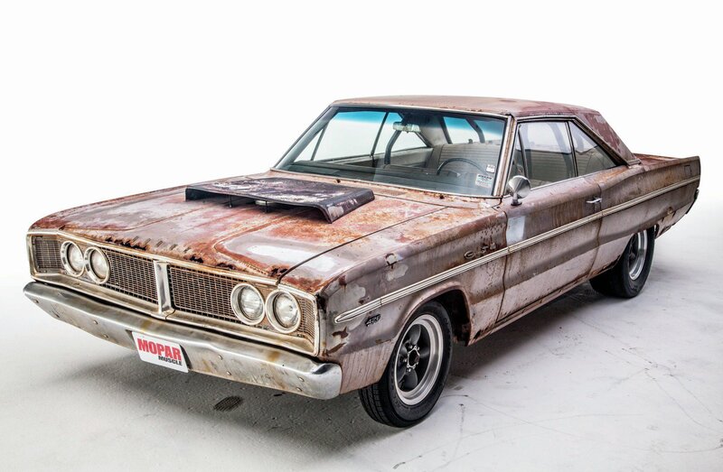 Rusty Classic Car — Brown, Dramatic