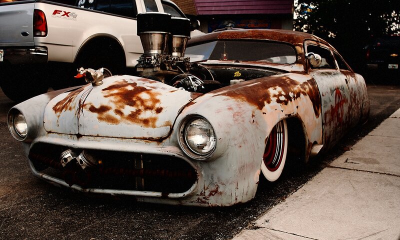Rusty Custom Car — White