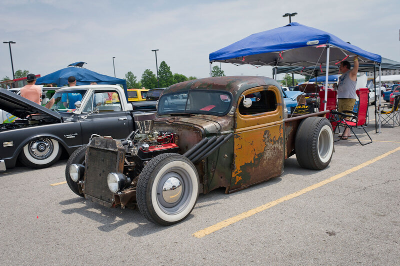 Rusty Custom Pickup Truck — Gray