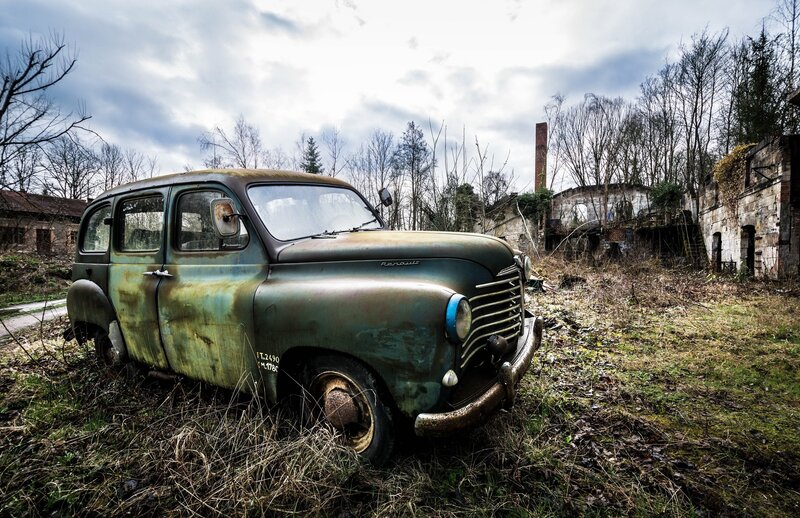 Rusty Green Car — Desolate