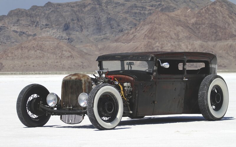 Rusty Hot Rod Car — Black