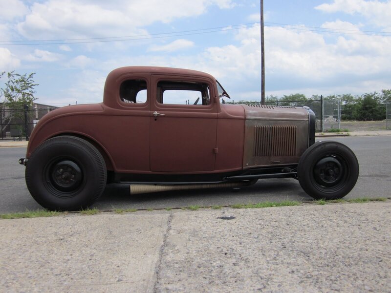 Rusty Hot Rod Car — Brown, Calm