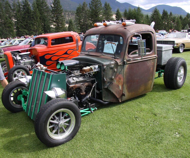 Rusty Hot Rod Truck — Green, Outdoor