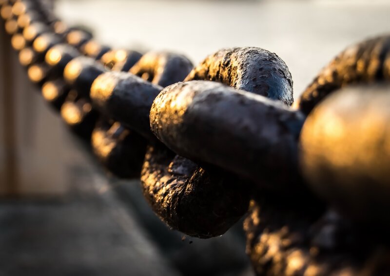 Rusty Metal Chain — Black, Dramatic