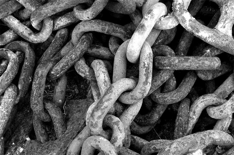 Rusty Metal Chains — Black, Textured