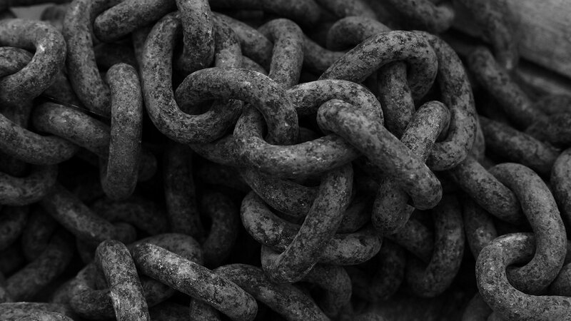 Rusty Metal Chains — Black