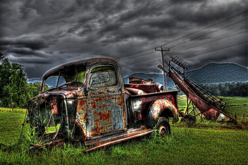 Rusty Old Truck — Green, Dramatic
