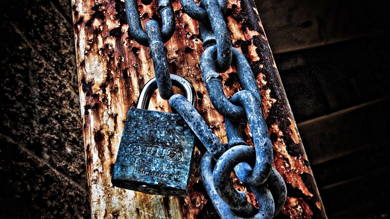 Rusty padlock and chain