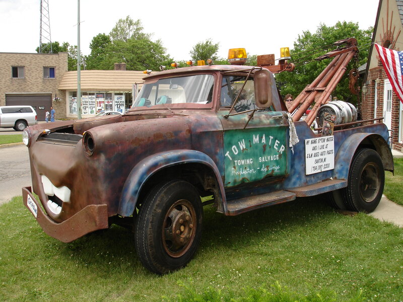Rusty Tow Truck — Brown, Nostalgic