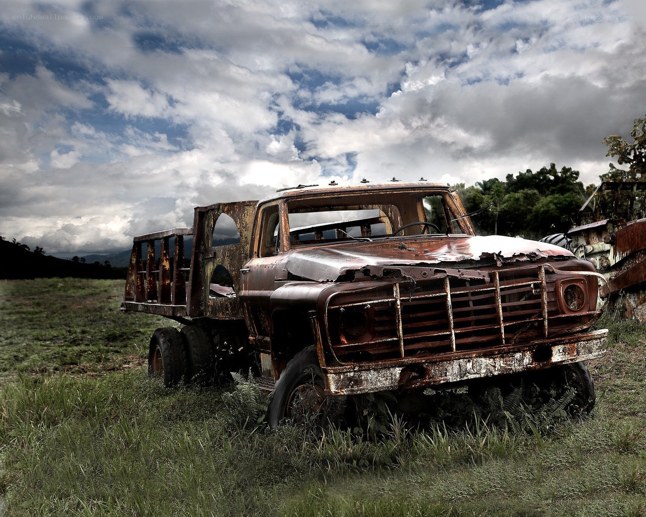 Rusty truck in a field