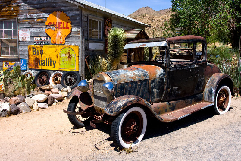 Rusty Vintage Car — Brown, Desolate