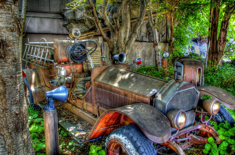 Rusty Vintage Fire Truck — Brown