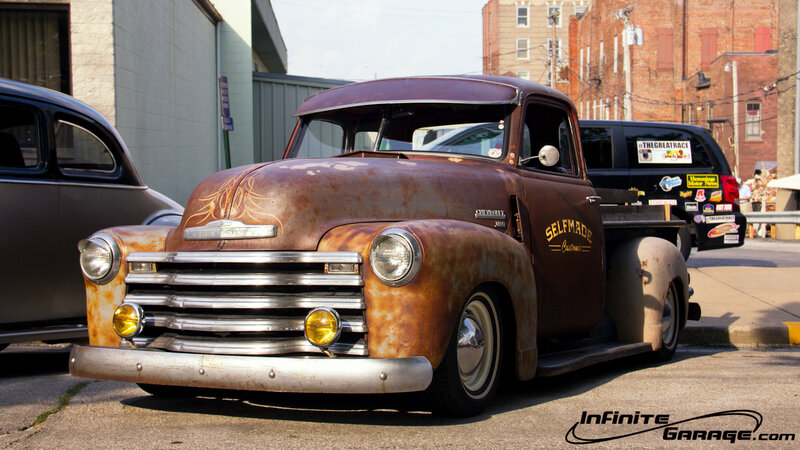 Rusty Vintage Truck — Brown, Urban