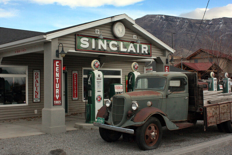 Rusty Vintage Truck — Green