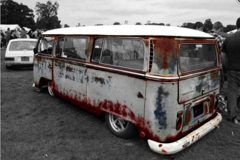 Rusty vintage VW bus