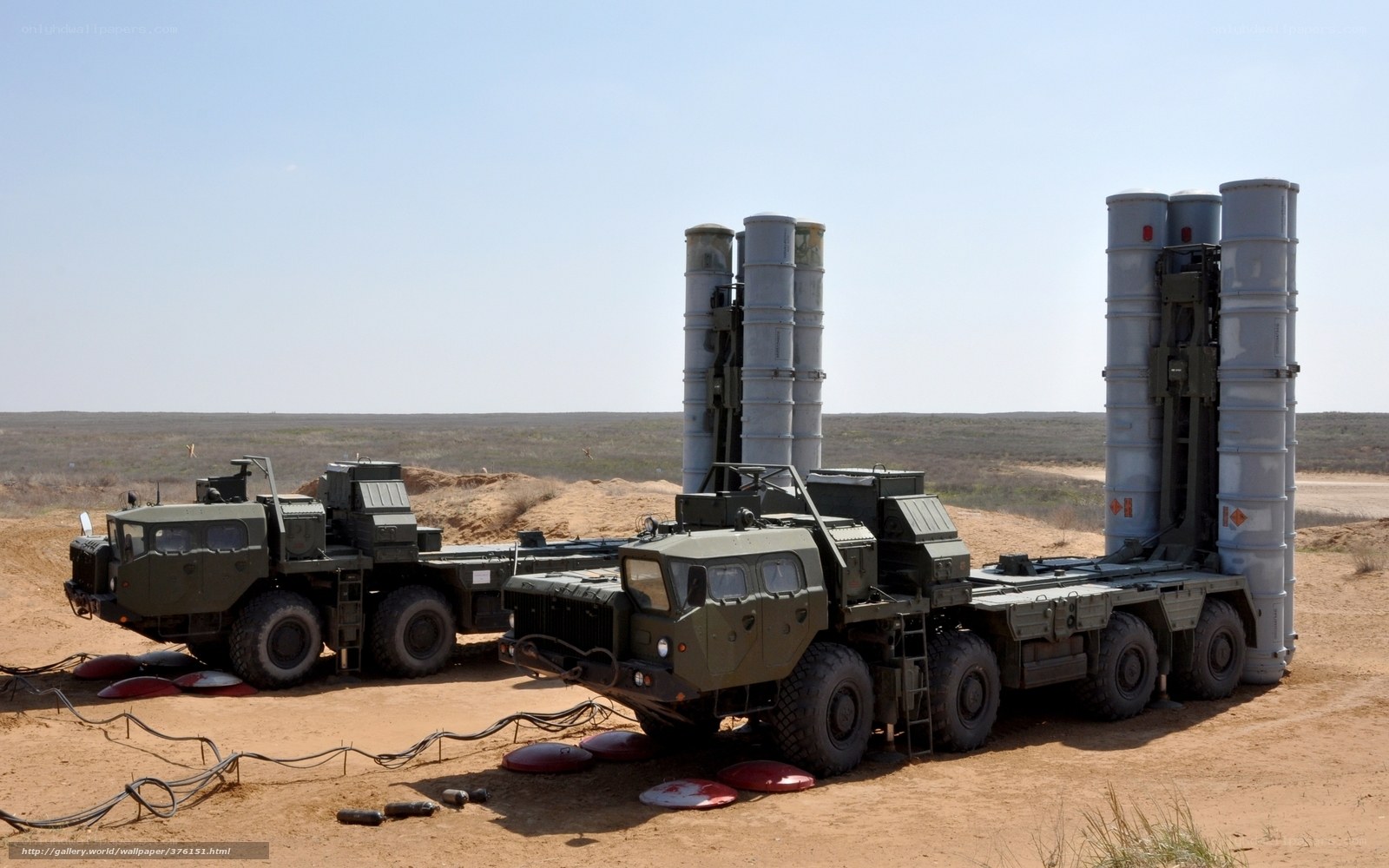 S-400 missile system in desert