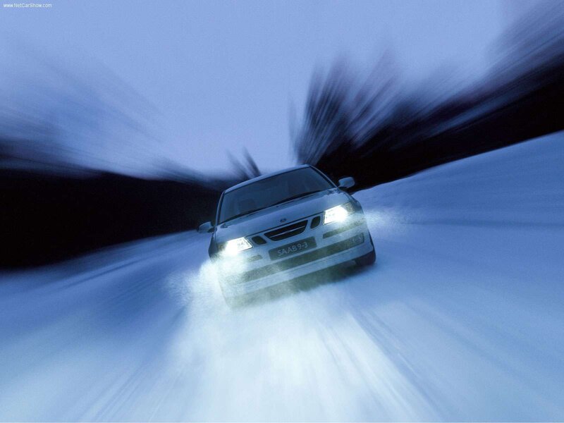 Saab 9-3 driving on snow