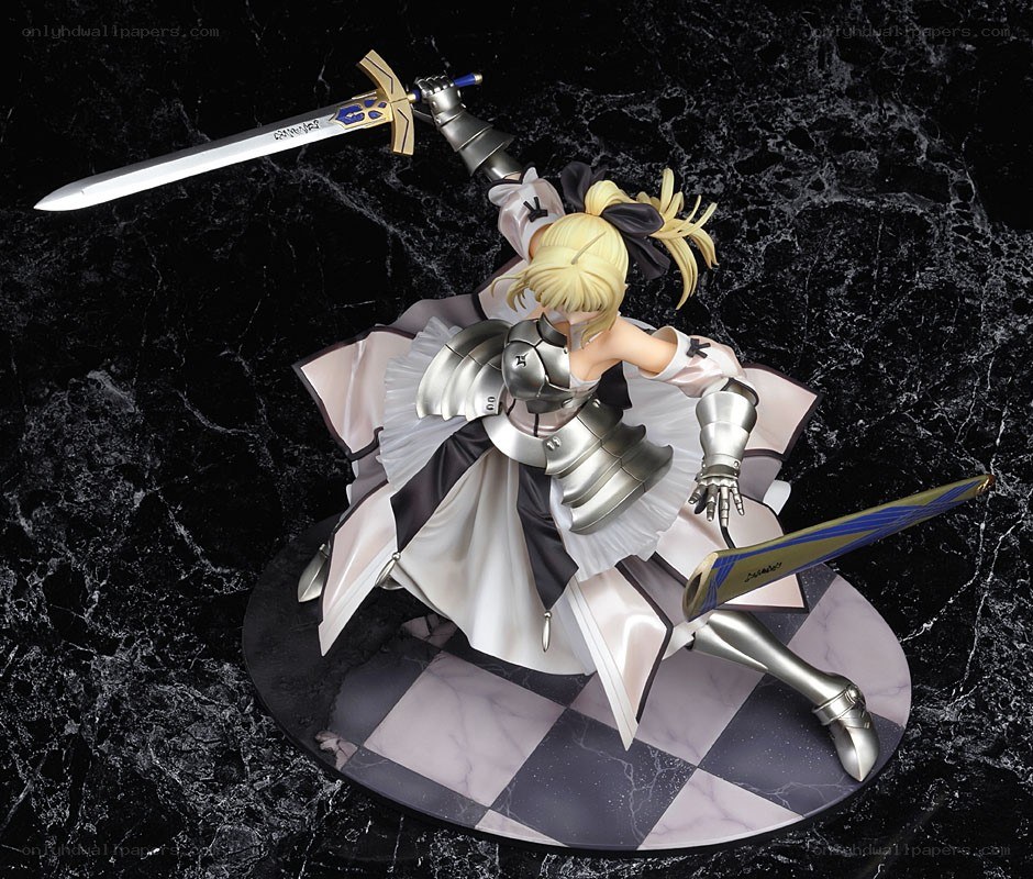 Saber figure in battle pose