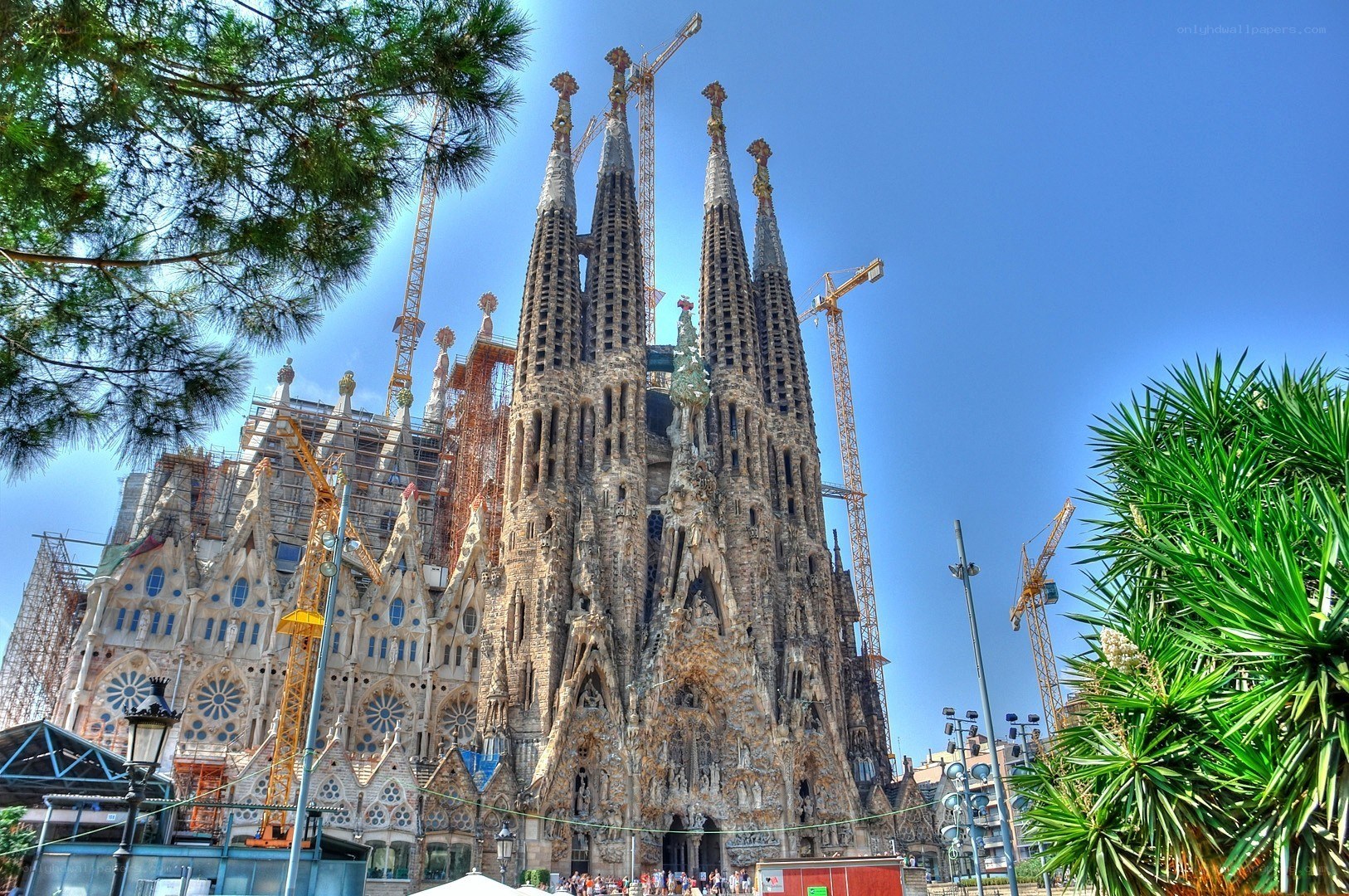 Sagrada Familia under construction