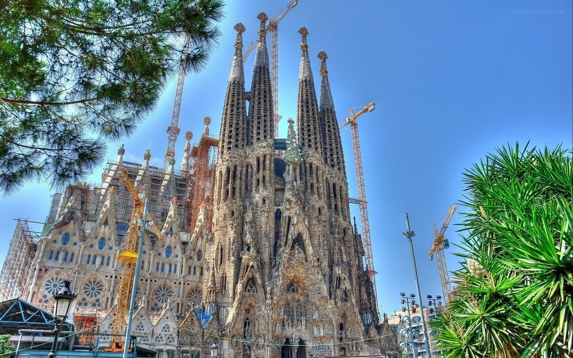 Sagrada Familia under construction