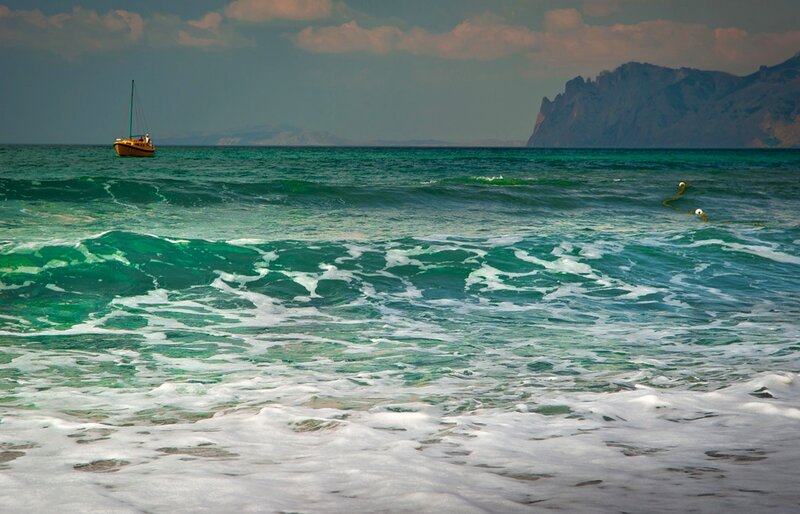 Sailboat in Ocean — Green