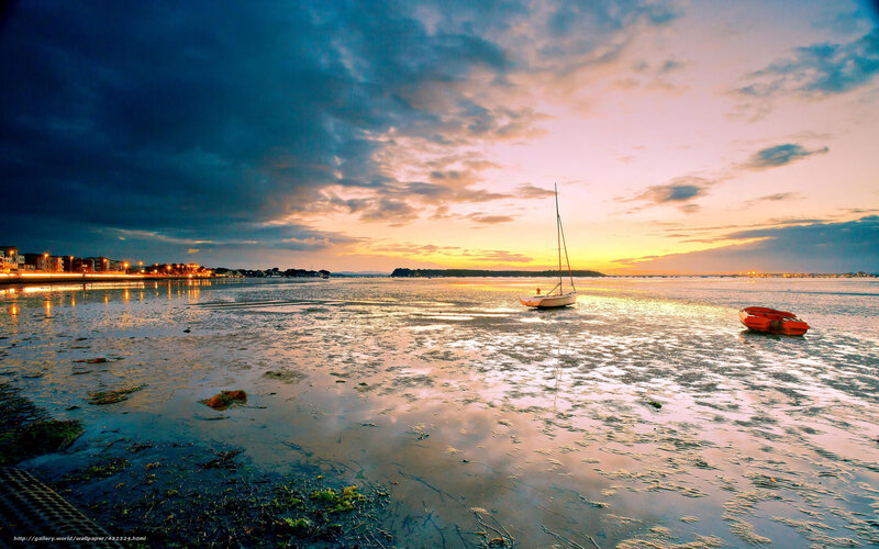 Sailboat in Tidal Flat
